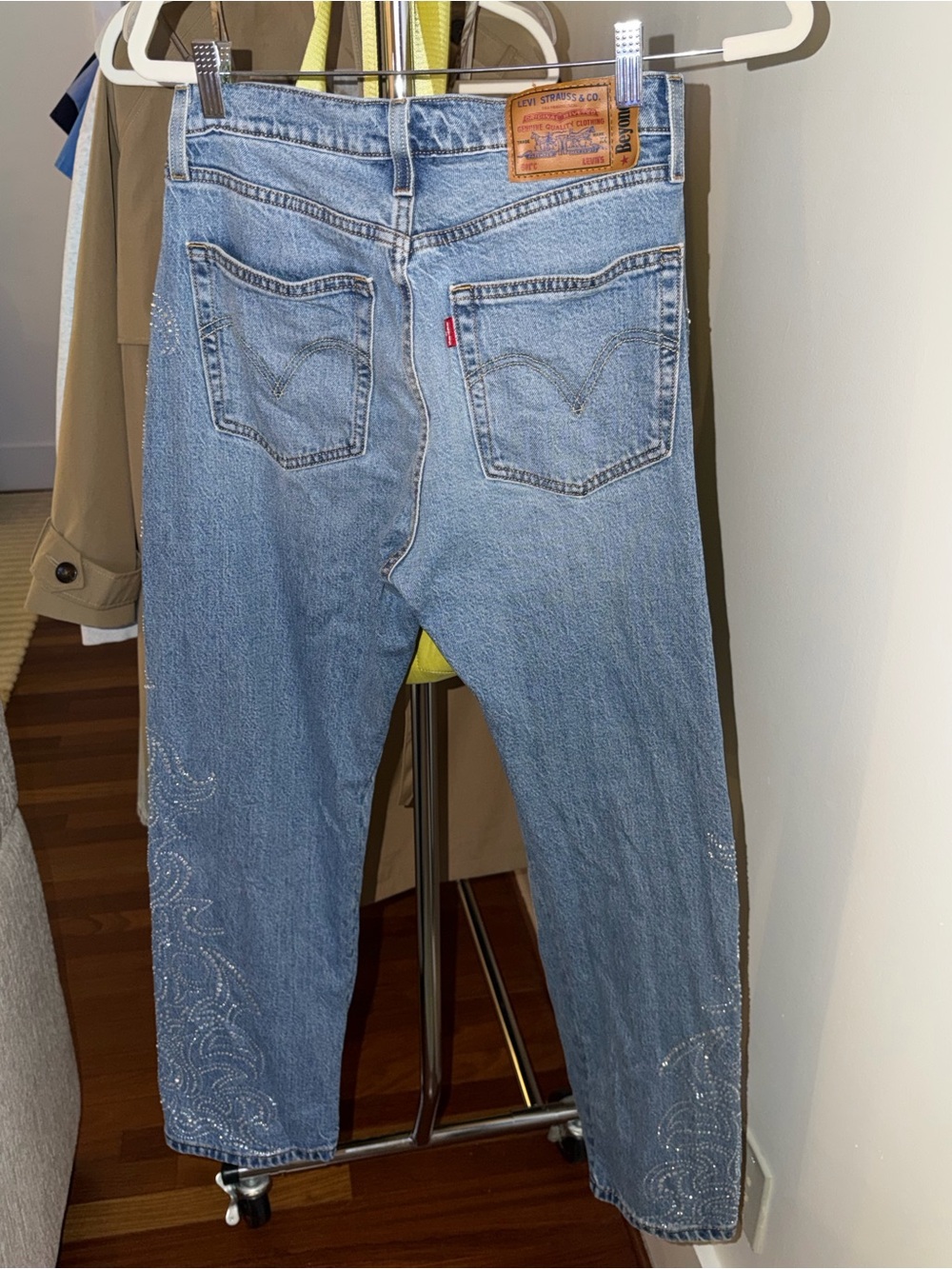 501® Curve Embellished High Waist Straight Leg Jeans - Picture 5 of 8